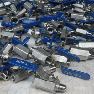 ASTM A351-CF8 Ball Valves, SS304 2000 PSI